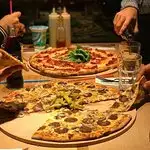 Yumm Pizza'nin yemek ve ambiyans fotoğrafları 8