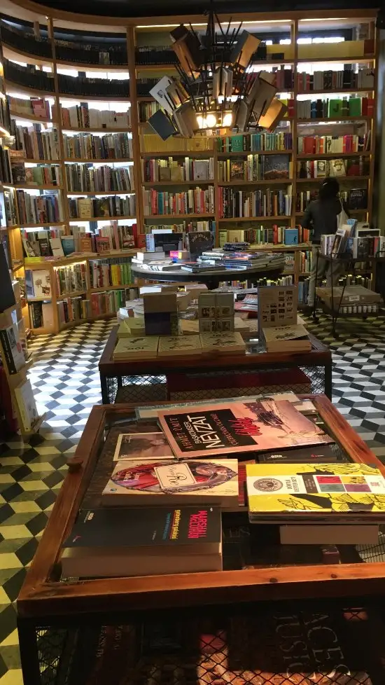 Minoa Bookstore & Cafe'nin yemek ve ambiyans fotoğrafları 31