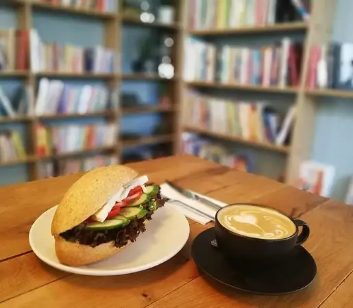 Books & Coffee Caddebostan'nin yemek ve ambiyans fotoğrafları 20