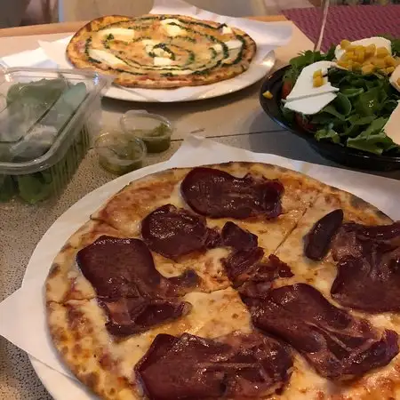 Pizza Locale'nin yemek ve ambiyans fotoğrafları 3