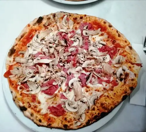 Pizzeria Il Pellicano'nin yemek ve ambiyans fotoğrafları 3