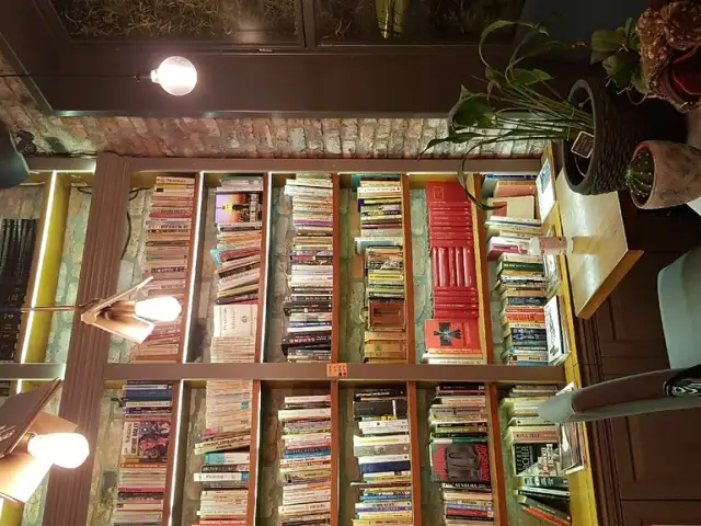 Minoa Bookstore & Cafe'nin yemek ve ambiyans fotoğrafları 62
