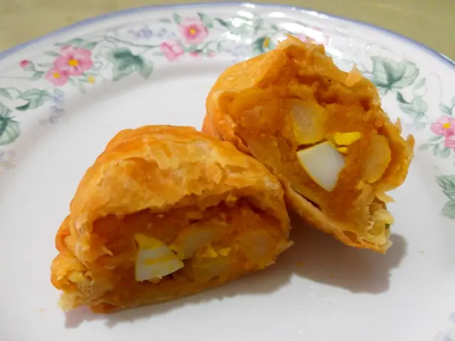 Gambar Makanan ChickenCurryPuff 1