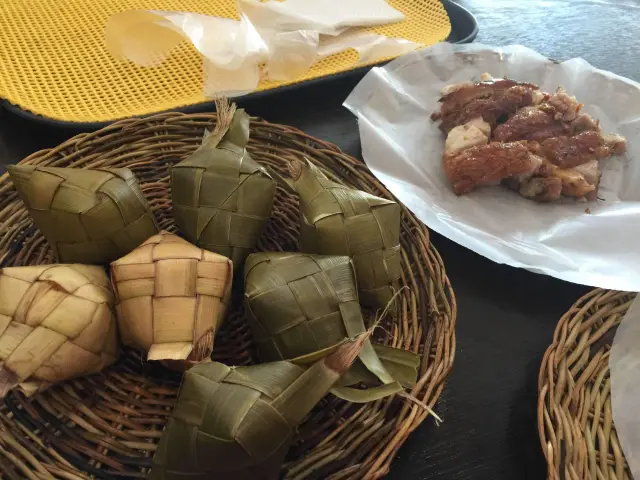 Cebu's Original Lechon Belly Food Photo 5
