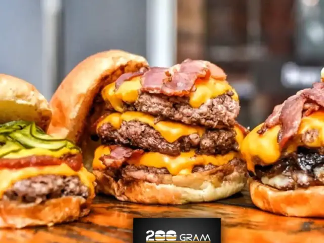 Burger & Sausage 200 Gram'nin yemek ve ambiyans fotoğrafları 3