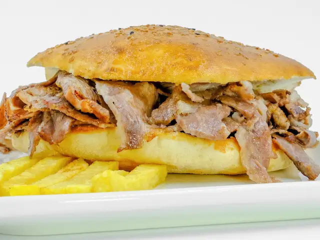 Alo Ekmek Teknesi Döner & Kebap