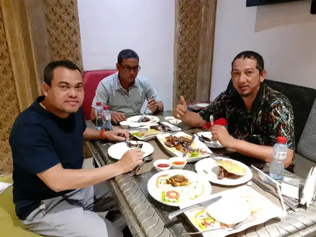 Gambar Makanan Larazeta Restaurant & Gallery 16