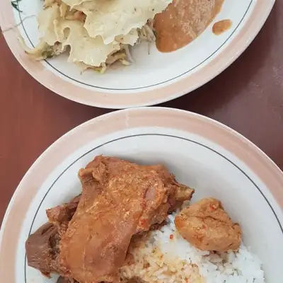 Gudeg & Pecel Lumintu