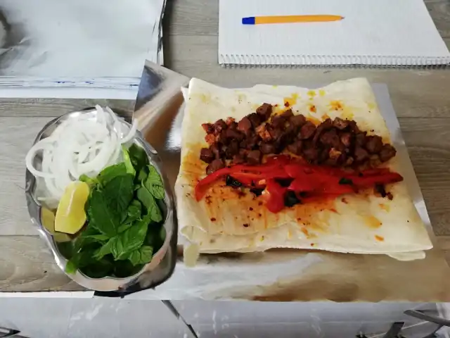 Ateşbey İskender Kebapçısı Yöresel Lezzetler'nin yemek ve ambiyans fotoğrafları 3