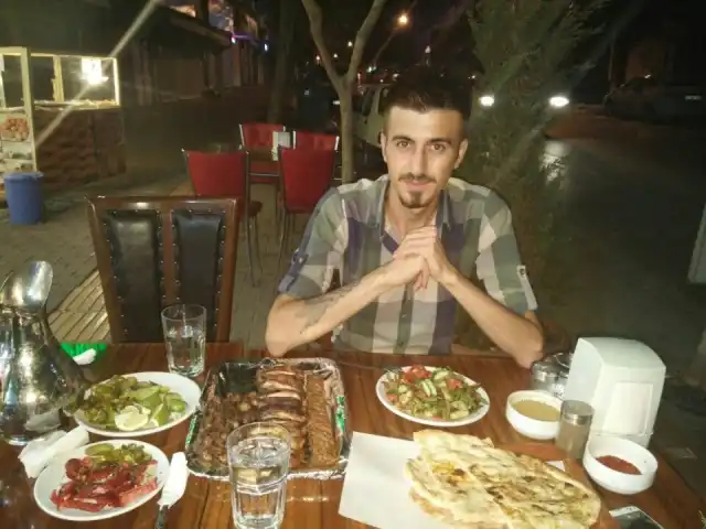 Sedir Döner Kebab'nin yemek ve ambiyans fotoğrafları 6
