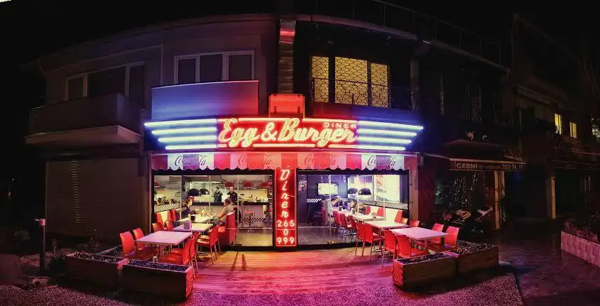 Egg & Burger Diner'nin yemek ve ambiyans fotoğrafları 11