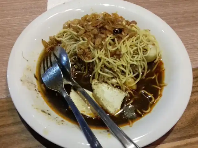 Gambar Makanan Lontong Mie Ny. Marlia 2