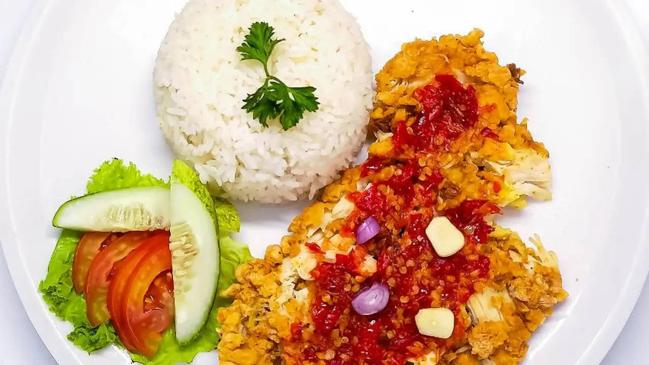 NASI AYAM   GEPREK KAK NORAZAH