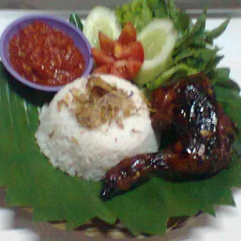 Gambar Makanan Ayam Bakar & Goreng Kremas Mas Roni, Granada 1