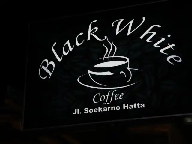Gambar Makanan Black White Coffee 2