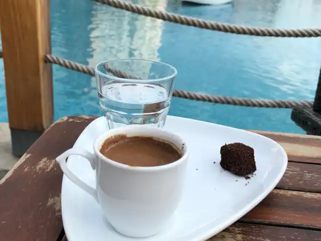 Dilek Cafe-Avrupa Konutları 3'nin yemek ve ambiyans fotoğrafları 12