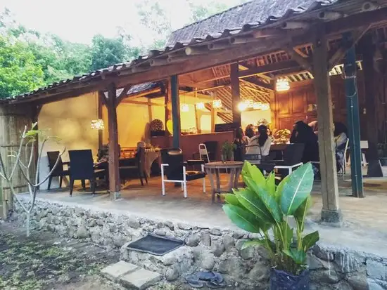 Kampung Cafe