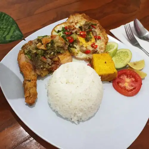 Gambar Makanan Pawon Mang Odeg, Ciwedey 9