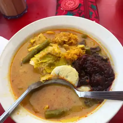 Lontong Singapura Masjid Tanah