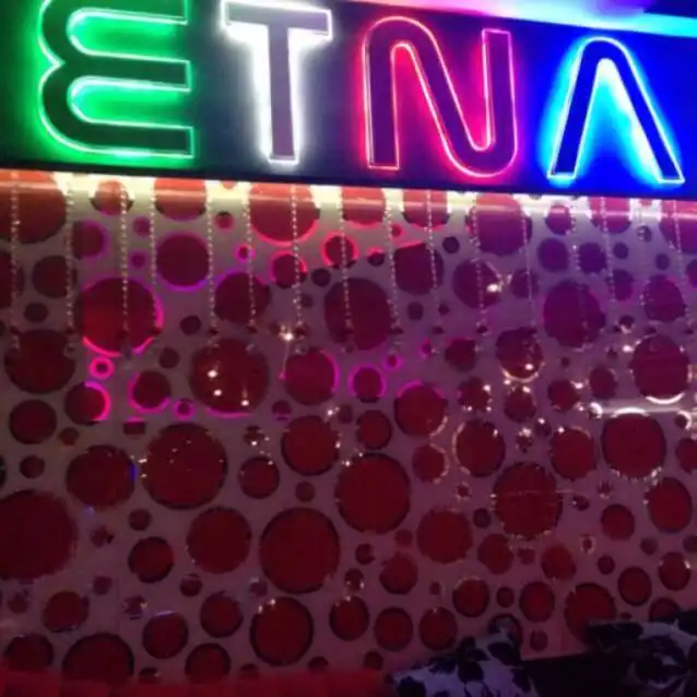 Etna Bistro Cafe Pub Bar'nin yemek ve ambiyans fotoğrafları 3