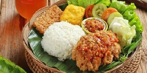 Ayam Geprek Sambal Jawara Cobek,  Residen Abdul Rozak