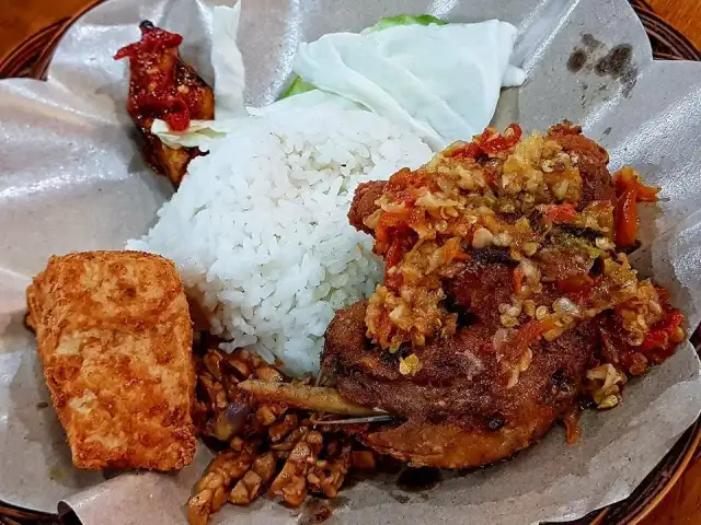 Gambar Makanan AyamPenyetSurabaya 2