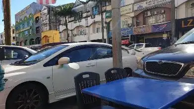 Restoran Nasi Lemak Ayam Goreng RM1