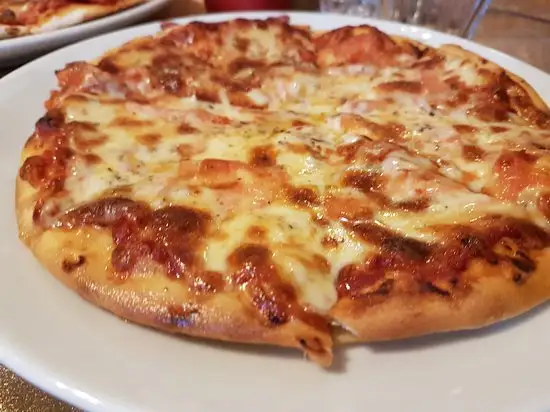 Ozi Pizza and Pasta'nin yemek ve ambiyans fotoğrafları 2