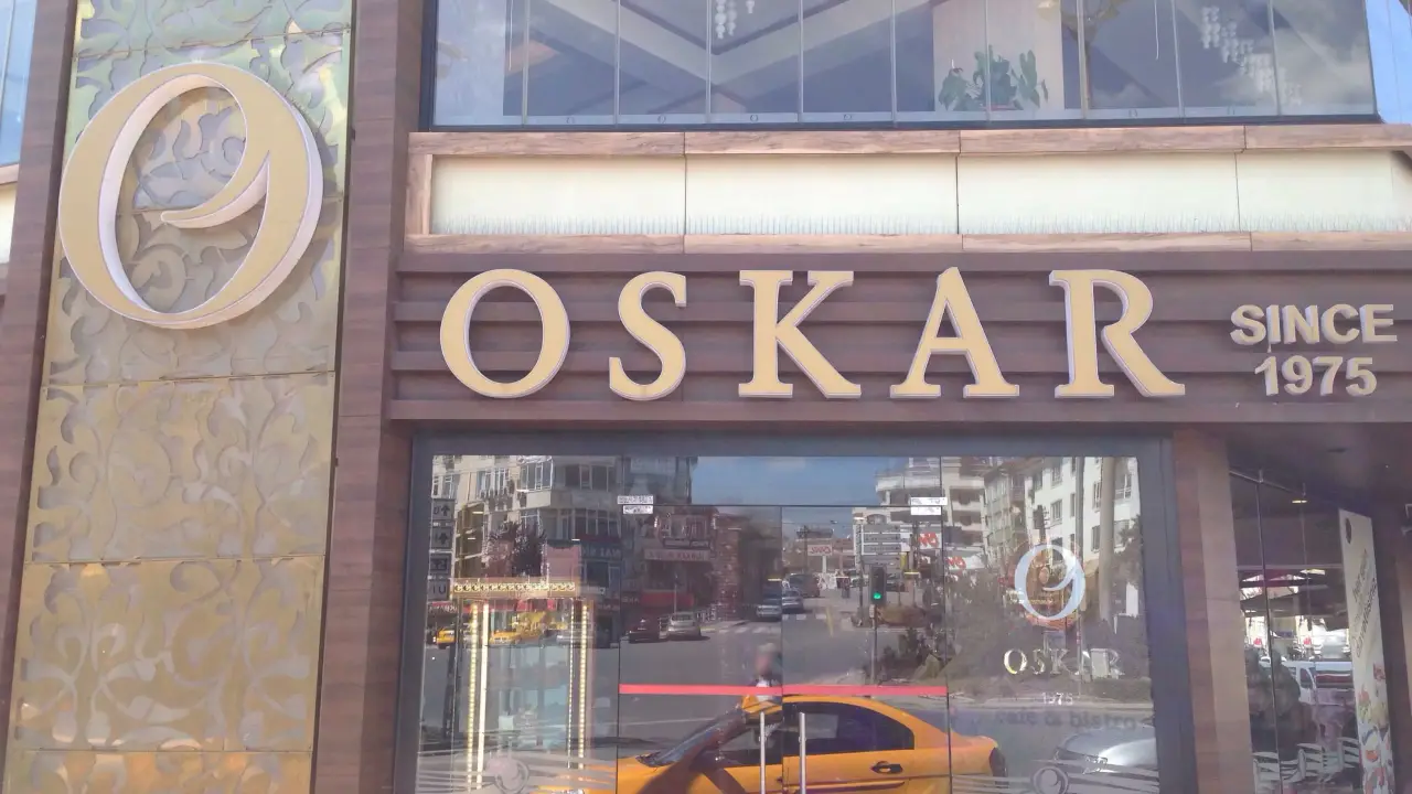 Oskar Cafe & Bistro
