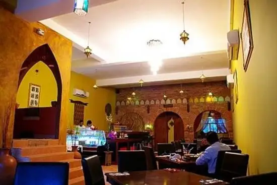 Laziz Restaurant