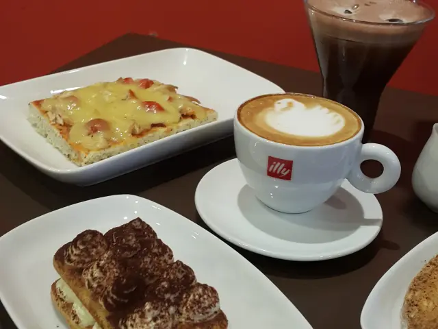 Gambar Makanan Illy Caffe 18