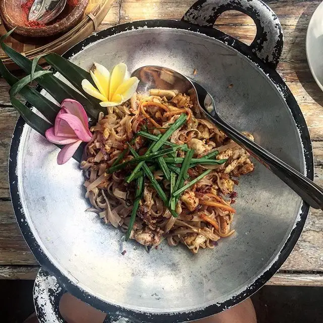 MAYs Urban Thai Dine