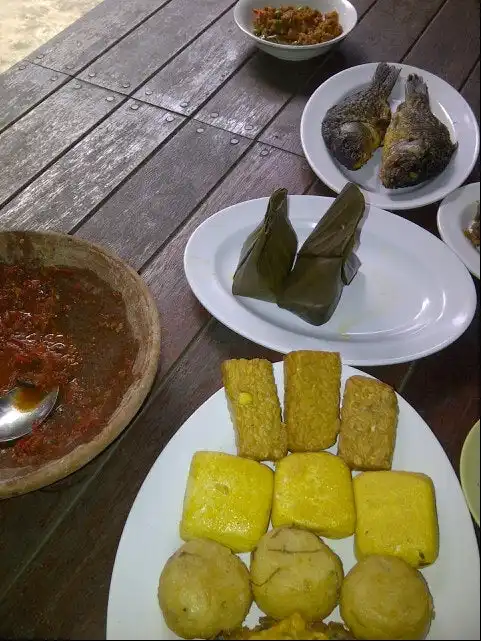 Gambar Makanan Rumah Makan Ibu Haji Cijantung "Ciganea" 8