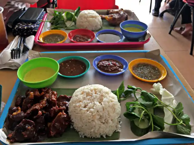 Nasi Dulang Daun Pisang Food Photo 5