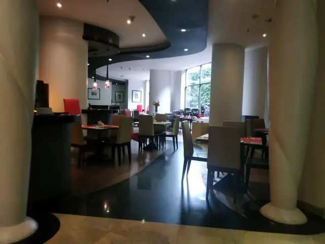 Gambar Makanan La Table - Ibis Jakarta Arcadia Hotel 9