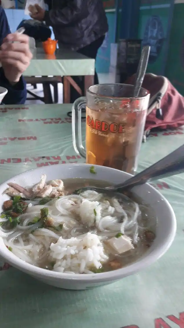 Sop ayam Pak Min Klaten