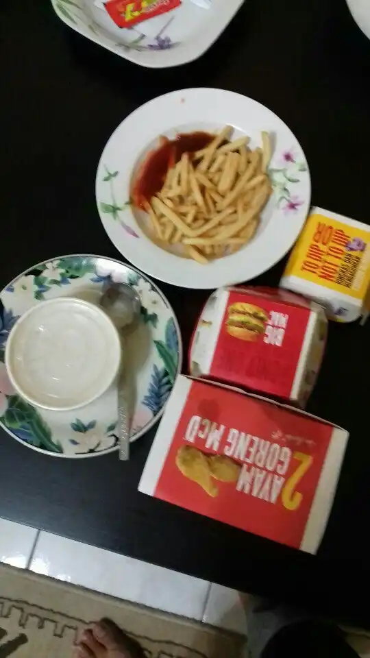 McDonald's & McCafe Food Photo 8