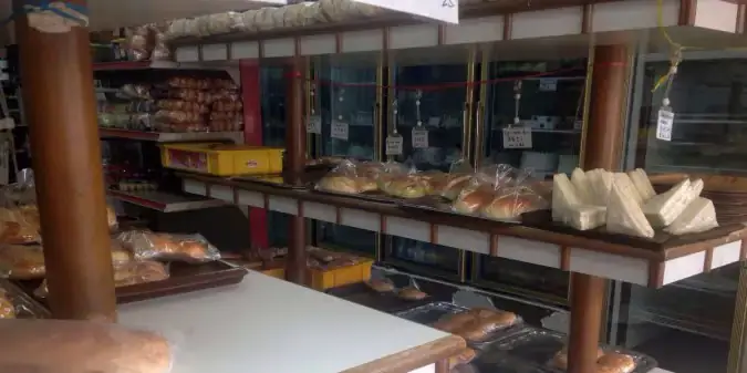 XQ Kedai Roti Dan Kek