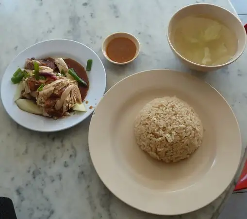 Goh Thew Chik Hainan Chicken Rice Food Photo 1