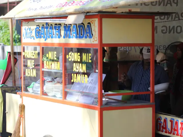 Gambar Makanan Mie Gajah Mada 10