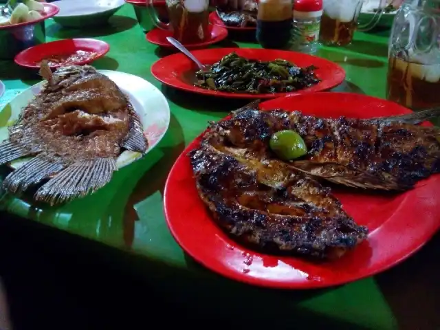 Gambar Makanan Ikan Bakar & Seafood Pasar Genteng 14