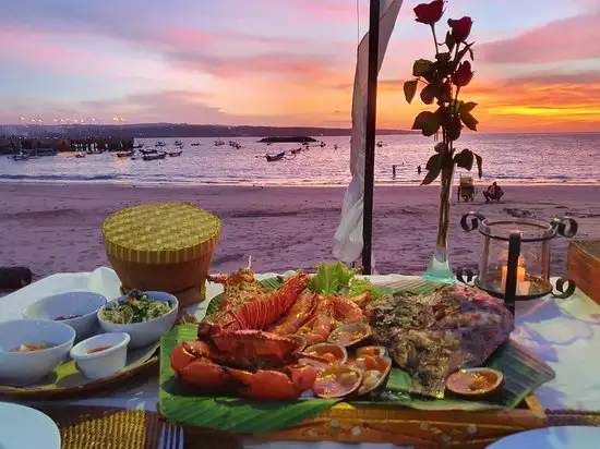 Gambar Makanan Bawang Merah Beachfront Restaurant 2