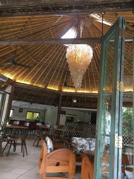 Gambar Makanan The Straw Hut Restaurant 20