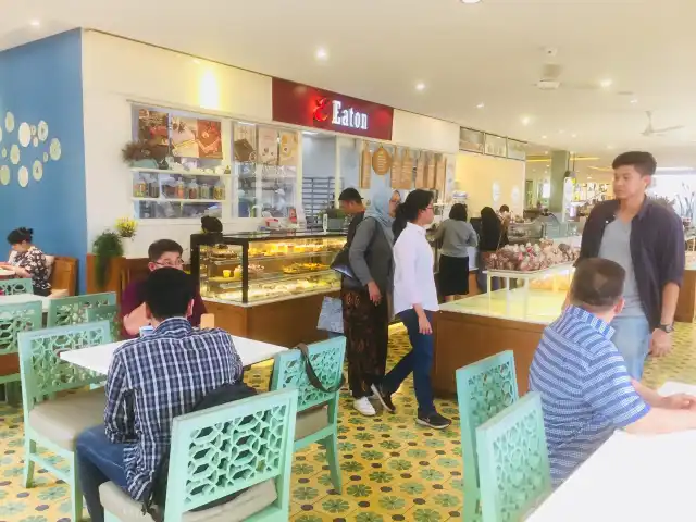 Gambar Makanan Eaton Bakery & Restaurant 6