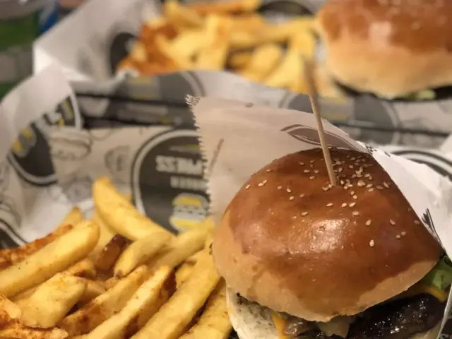 Burger Express'nin yemek ve ambiyans fotoğrafları 9