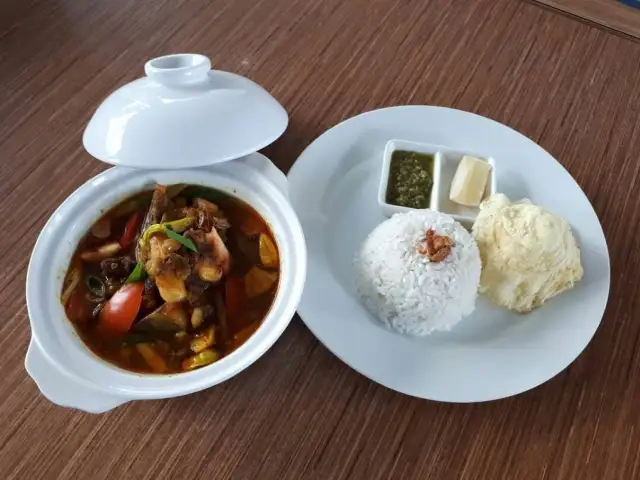 Gambar Makanan Azalea Restaurant 9