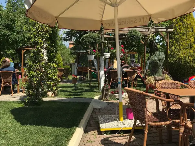 Sakin Bahçe Cafe & Restaurant'nin yemek ve ambiyans fotoğrafları 17