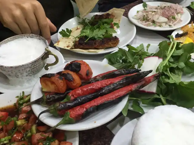 Meşhur Öz Suruç Urfa Kebapçısı'nin yemek ve ambiyans fotoğrafları 25