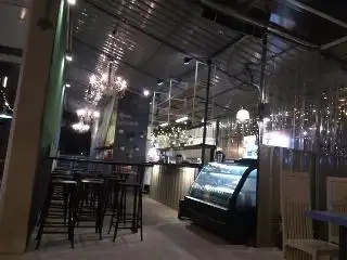 Husky Garden Cafe Bintulu