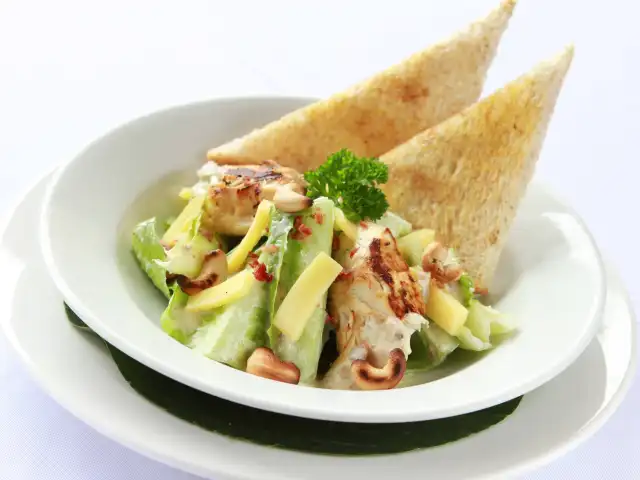 Gambar Makanan Adhiyoga Restaurant & Bar - The Lokha Legian Resort & Spa 5